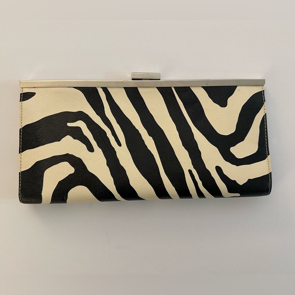 Source Unknown Black and Cream Zebra Clutch - Picture 2 of 4